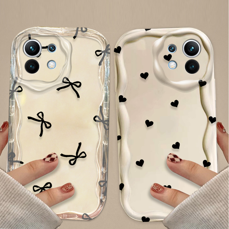 Xiaomi Poco X6 - Funda Negra con Lazo y Corazón