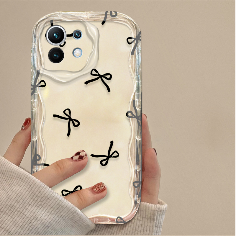 Funda Negra con Lazo y Corazón - Xiaomi Poco X6 reseña y precio